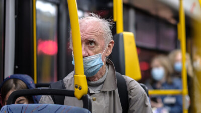 В Москве отменили режим самоизоляции для пожилых и разблокировали социальные карты для поездок в транспорте