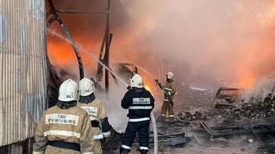 Пожар на барахолке в Алматы удалось локализовать