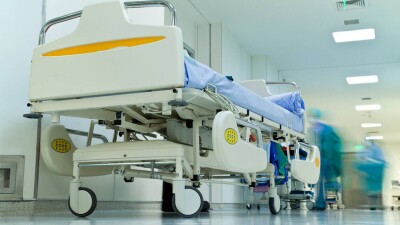 Трёх врачей осудили в Атырау за смерть роженицы