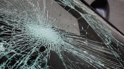 Микроавтобус со школьной командой КВН попал в смертельную аварию на трассе в Акмолинской области