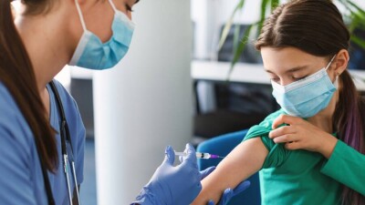 В России зарегистрировали вакцину "Спутник-М" для подростков