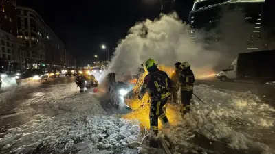 Горящая возле Astana LRT машина создала затор на дороге