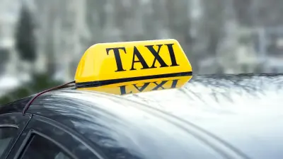 Таксиста-инвалида избили и ограбили пассажиры в Шымкенте, им вынесли приговор