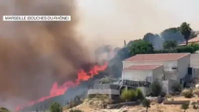 Оставайтесь дома, закройте окна: лесной пожар во Франции достиг Марселя, есть пострадавшие