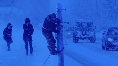 Буран в Актобе: более 20 сёл остаются без света, аэропорт закрыли до утра