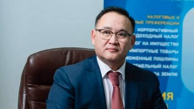Аким Актау извинился перед горожанами после вывешенных на домах плакатов "Ногаев, где вода?"