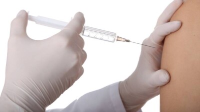 Гражданский штаб по борьбе с пандемией поддержал требование вакцинации для допуска на работу