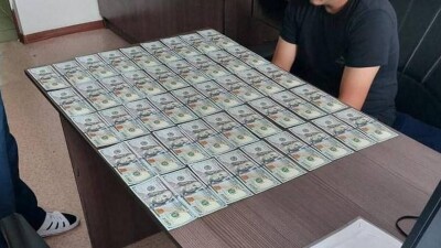 Грузчики аэропорта Астаны вскрывали чемоданы пассажиров и крали деньги и золото