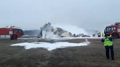 Токаев выразил соболезнования семьям погибших и поручил расследовать причины авиакатастрофы под Алматы