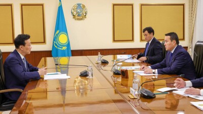 Смаилов пригласил китайских инвесторов расширить своё участие в совместных проектах