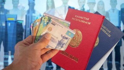 Педагог в Актюбинской области взяла кредит, чтобы купить поддельный диплом, но её обманули