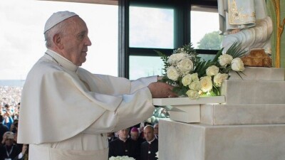 Папа Римский запустил молитвенный марафон об окончании пандемии