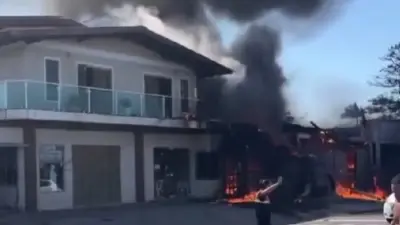 Самолёт упал на кафе в Бразилии, есть погибшие