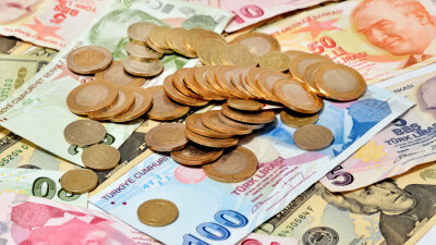 Турецкая лира упала на 14% из-за отставки главы Центробанка