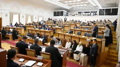 Противодействие политической коррупции: Кыргызстан отказался от партийной системы на выборах 