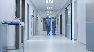 Членов семьи умершего после отравления копченой рыбой ребенка выписали из больницы в Мангистау 