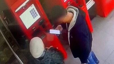 Мошенника, помогающего снять деньги в банкомате, задержали в Туркестане