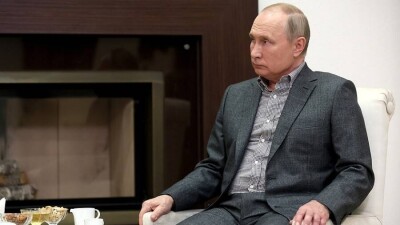 Путин ревакцинировался от коронавируса и вызвался добровольцем в испытаниях назальной вакцины