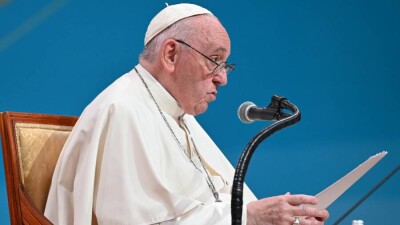 Папа Римский: Нам нужны лидеры, которые способствовали бы взаимопониманию и диалогу между народами