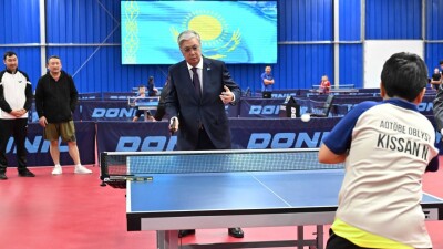 Президент в Актобе сыграл в настольный теннис