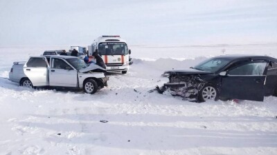 Два человека погибли, шестеро пострадали в аварии на трассе Семей – Усть-Каменогорск