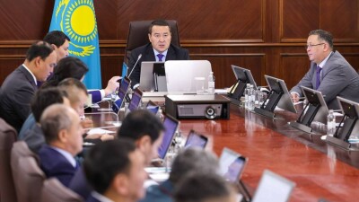 Алихан Смаилов провёл заседание правительства: Президент поставил амбициозные, но достижимые цели