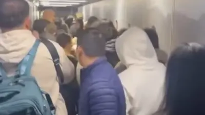 Пассажиры рейса Scat из Астаны в Актау больше часа провели в рукаве