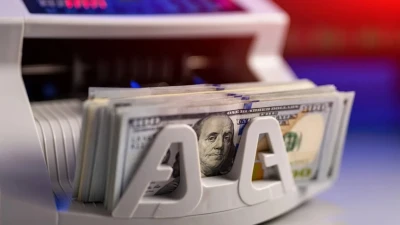 Обменники и банки Турции прекратили операции с купюрами 50 и 100 долларов из-за фальшивок