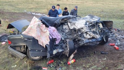 Три человека погибли в аварии на трассе в Карагандинской области