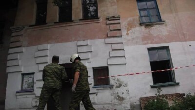 В общежитии Усть-Каменогорска обрушилось потолочное перекрытие. 50 человек временно переселили