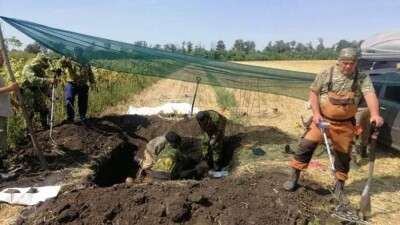 Казахстанские поисковики нашли останки 116 бойцов под Харьковом, где воевала Акмолинская кавалерийская дивизия