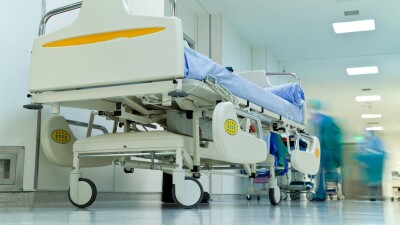 Сыновья умершего пациента жестоко избили врача Талгарской больницы и похитили труп