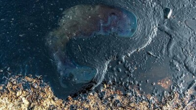 Утечка загрязнённой нефтью воды произошла на месторождении в Актюбинской области