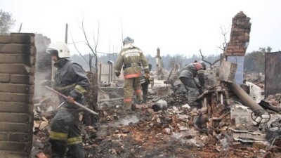 Тракториста из Костанайской области признали виновным в лесном пожаре, в котором сгорел 91 дом