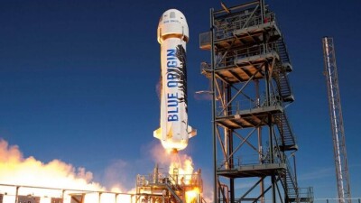 Компания Blue Origin продала билет в космос на аукционе за 28 млн долларов