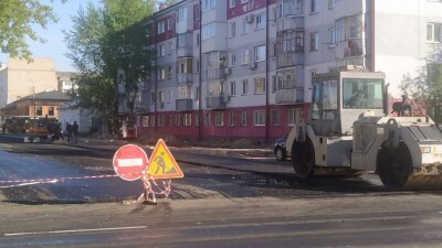 В Петропавловске раскопали асфальт спустя два часа после укладки