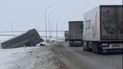 Автобус с иностранцами попал в ДТП в Кызылординской области, эвакуировали 47 человек