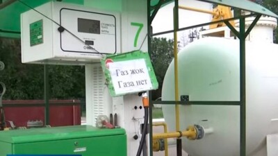 В Актобе водители жалуются на нехватку газа на заправках