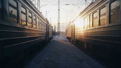 КТЖ решила не вводить разную оплату за билеты на нижние и верхние места