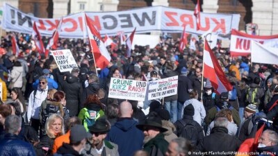 Акции протеста против карантина прошли в Австрии и ФРГ