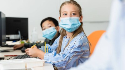 Масочный режим отменили в школах и вузах Казахстана