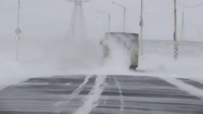 Водитель автобуса высадил пассажиров с детьми в степи в Актюбинской области