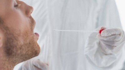 Учёные представили данные об эксперименте по заражению добровольцев коронавирусом