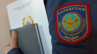 Неизвестная женщина ударила 14-летнюю девочку во дворе в Акмолинской области