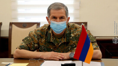 Президент Армении не утвердил отставку главы Генштаба, призвавшего Пашиняна уйти в отставку