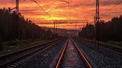 Умер один из братьев, спрыгнувший с крыши поезда в Жамбылской области