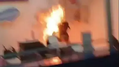 В аэропорту Алматы мужчина поджёг себя