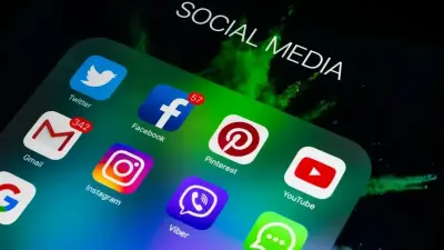 Евросоюз готовит общие правила использования соцсетей и чат-ботов для подростков