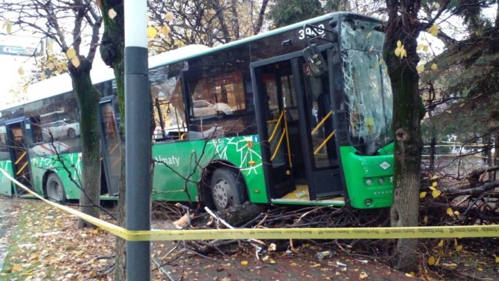 Смертельное ДТП с автобусами в Алматы: дело передали в суд