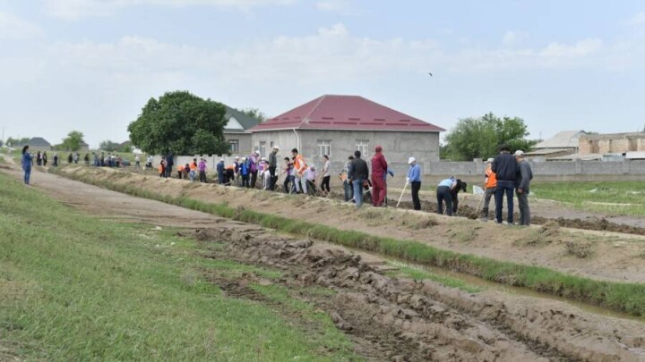 Жителям Туркестанской области, пострадавшим от ливней, начали выплачивать по 100 тысяч тенге